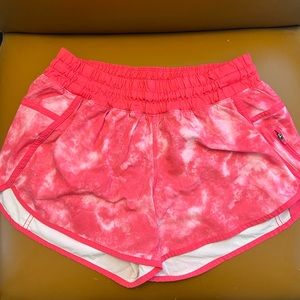 Lululemon Tracker Shorts 4” - pink